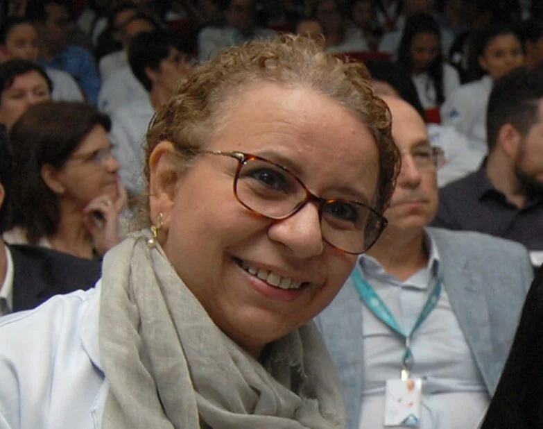 Retrato da Dra Greice Chetta num evento